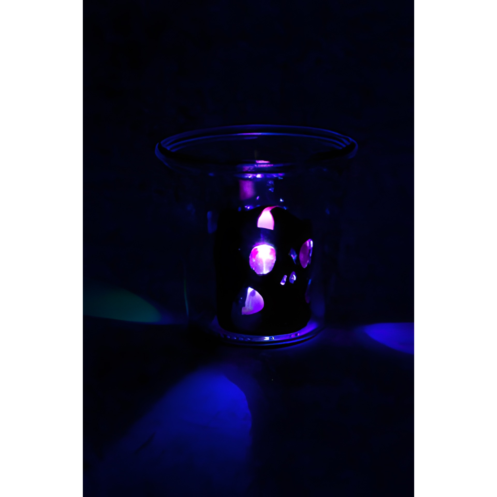 LED-Kerze 'Totenkopf' 6 x 6 cm, mit Farbwechsel, schwarz