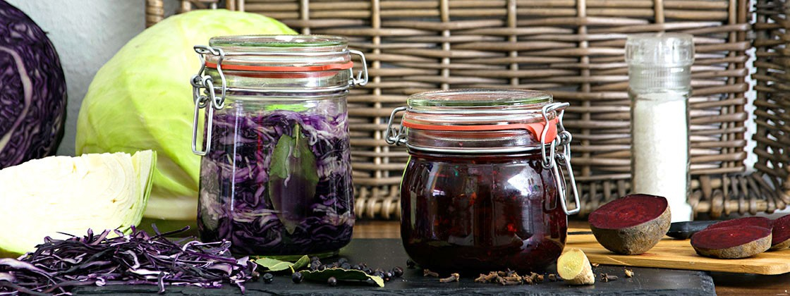 Rotkohl und rote Beete fermentieren