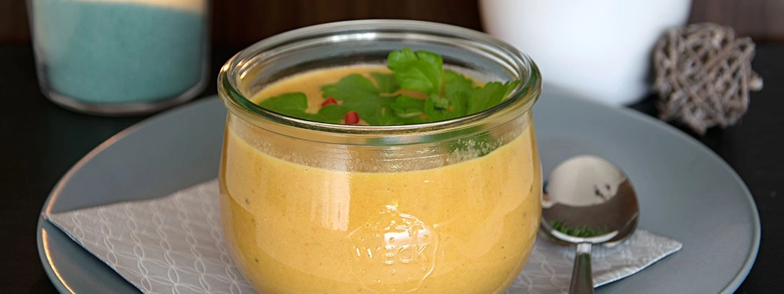 Möhrensuppe mit Ingwer, Kokosmilch und Chili