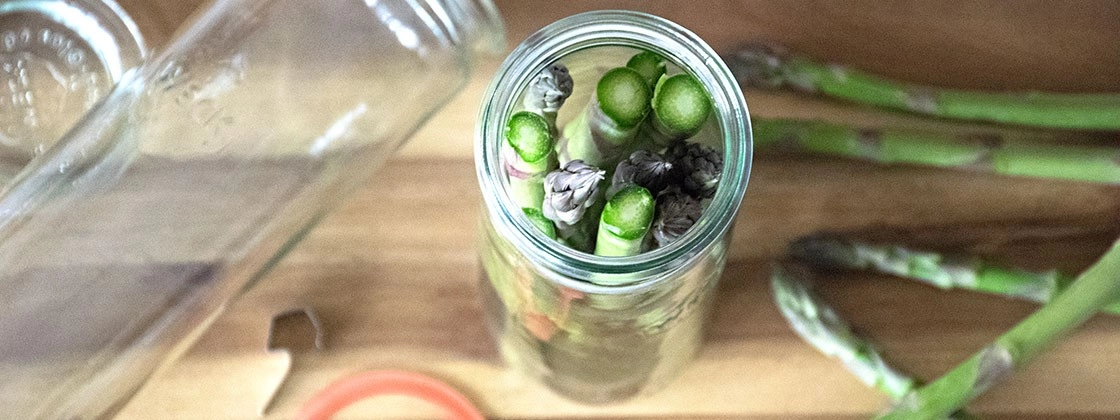 Spargel im Glas