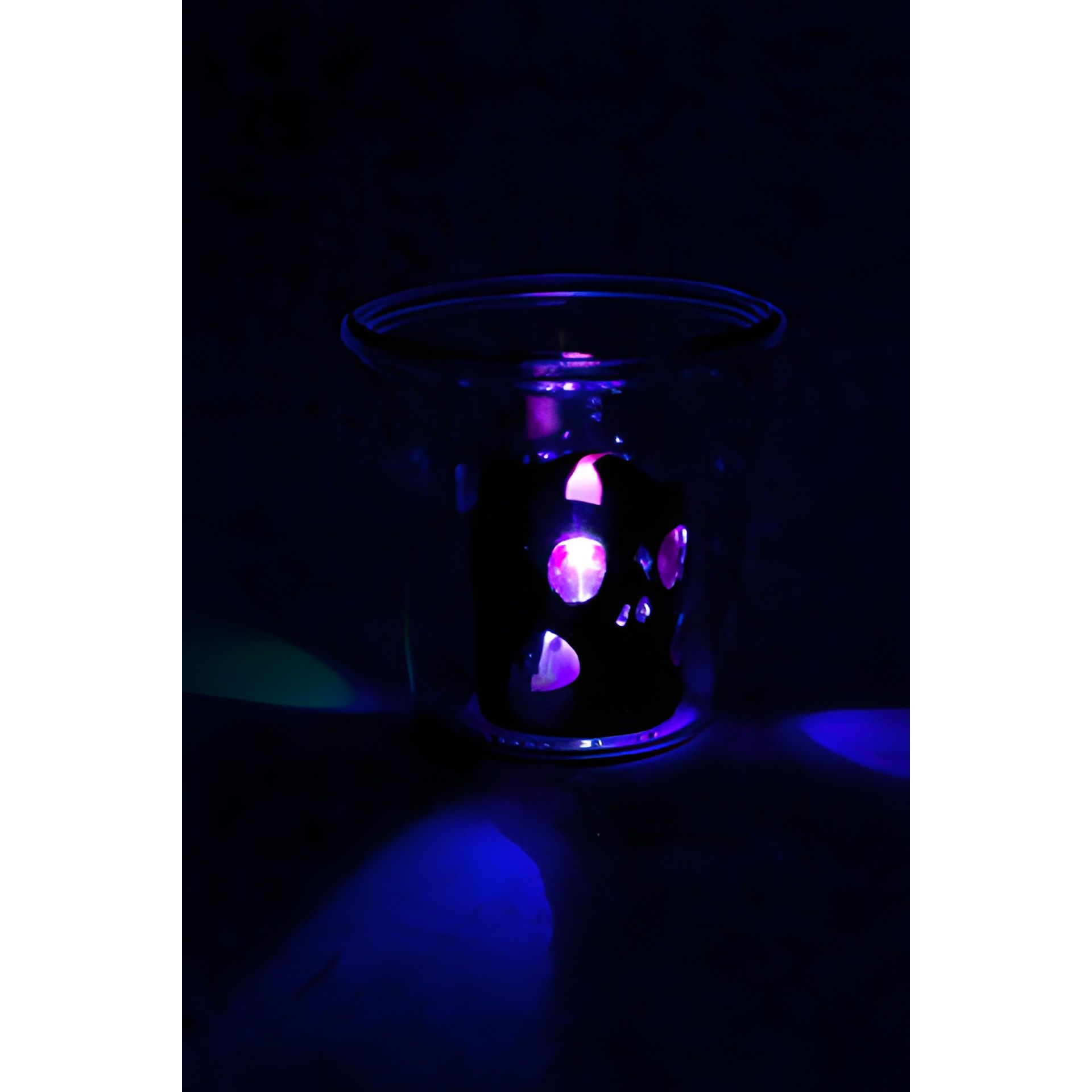 LED-Kerze 'Totenkopf' 6 x 6 cm, mit Farbwechsel, schwarz
